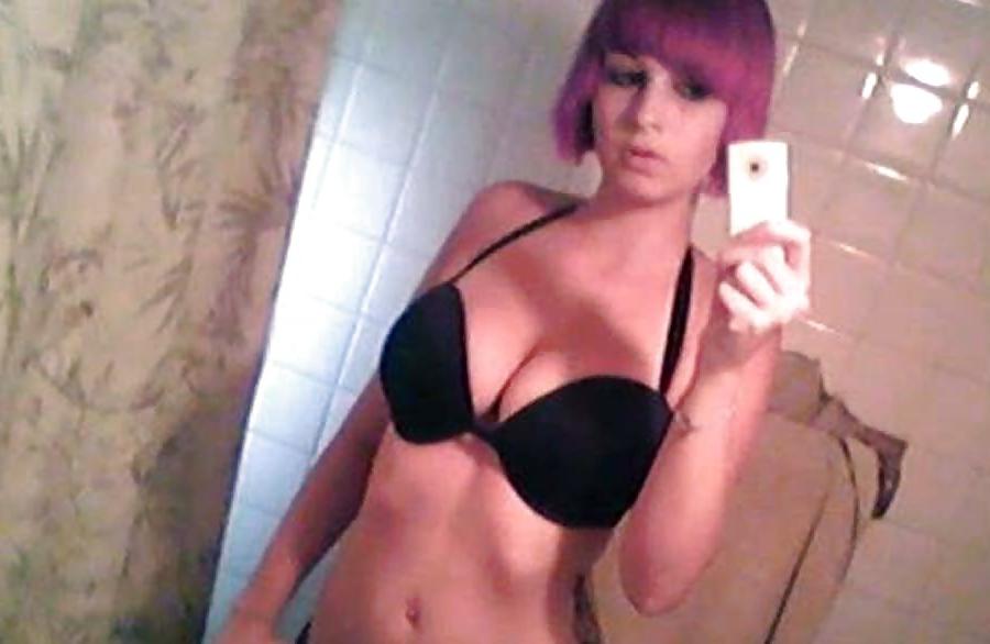 25P Busty & Cute EMo Babe