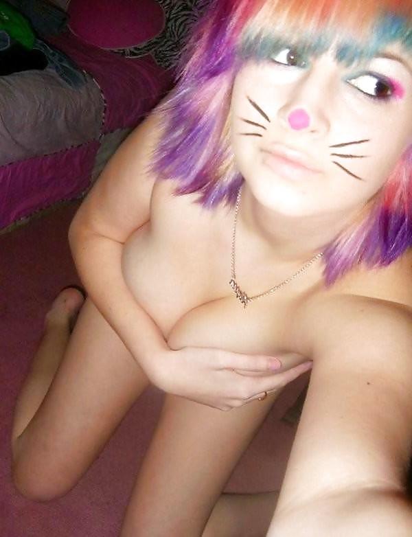 25P Busty & Cute EMo Babe