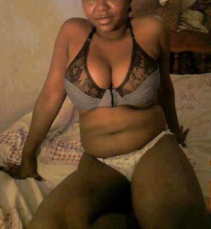4P Senegalaise bitch