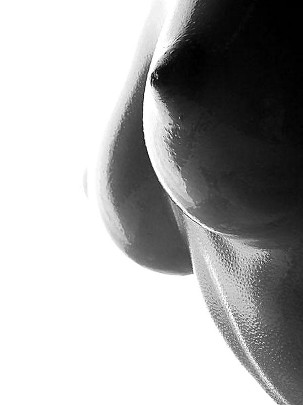 25P Stunning female breast 