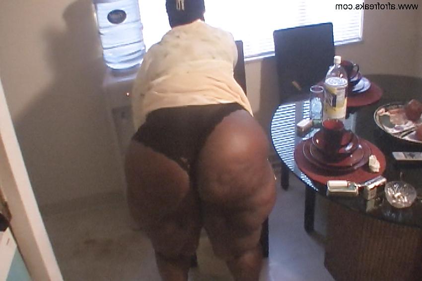 11P Granny queen bee