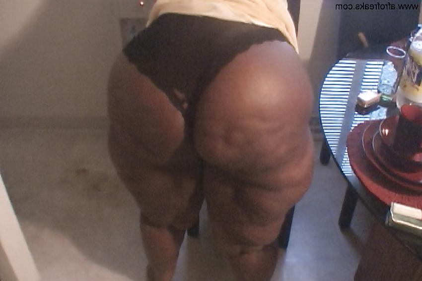 11P Granny queen bee