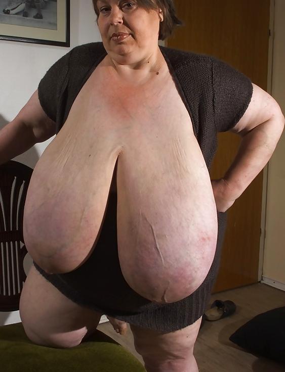 4P The biggest natural boobs you have ever seen!