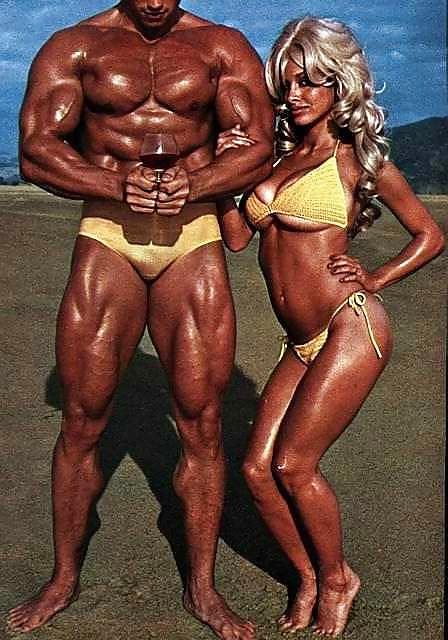 25P Busty Retro Queen - Joyce Gibson 2