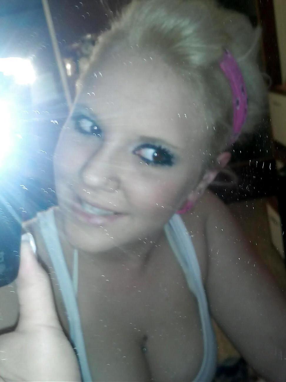 12P Meine blonde Schlampe