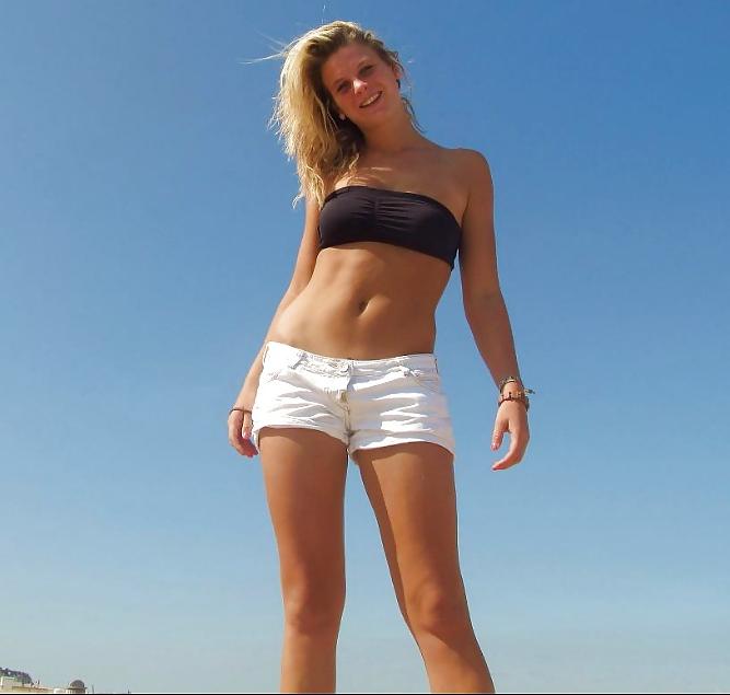 25P Hot Girl Model on Facebook