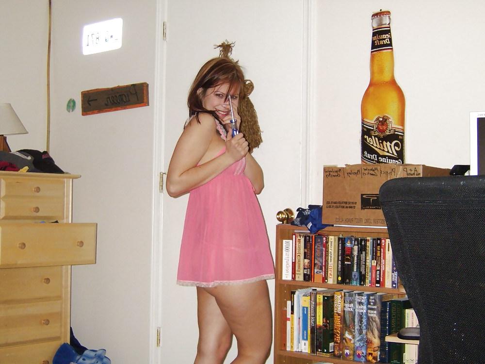 16P Cute Brunette Amateur Bitch shows her Body