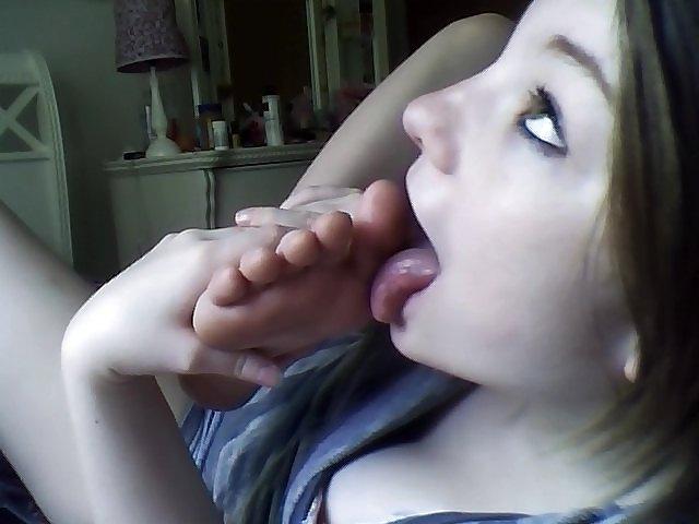 25P Feet and soles