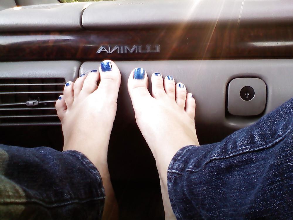 25P Feet and soles