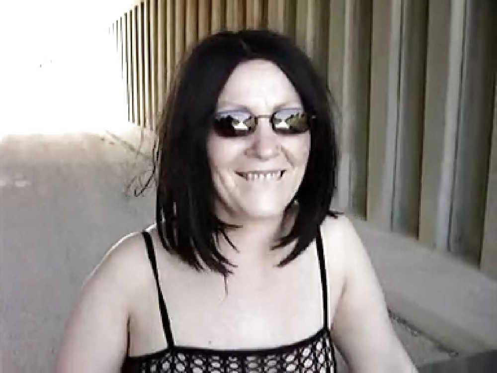 24P Anal creme - Lea fetish in Public