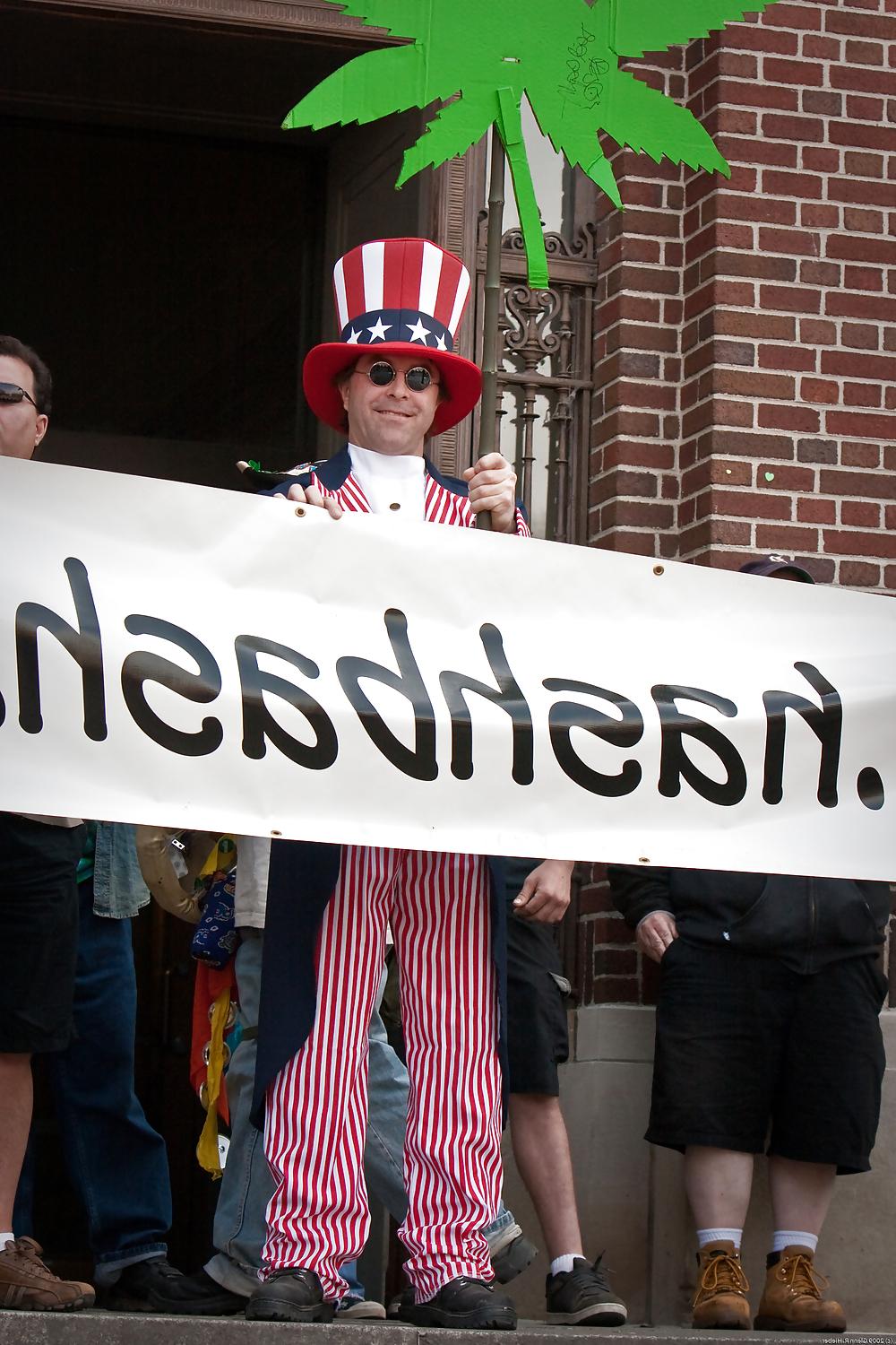 24P Weird & Funny 