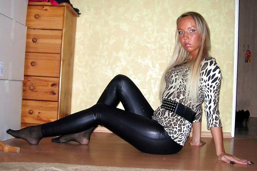 24P Feet and leggings