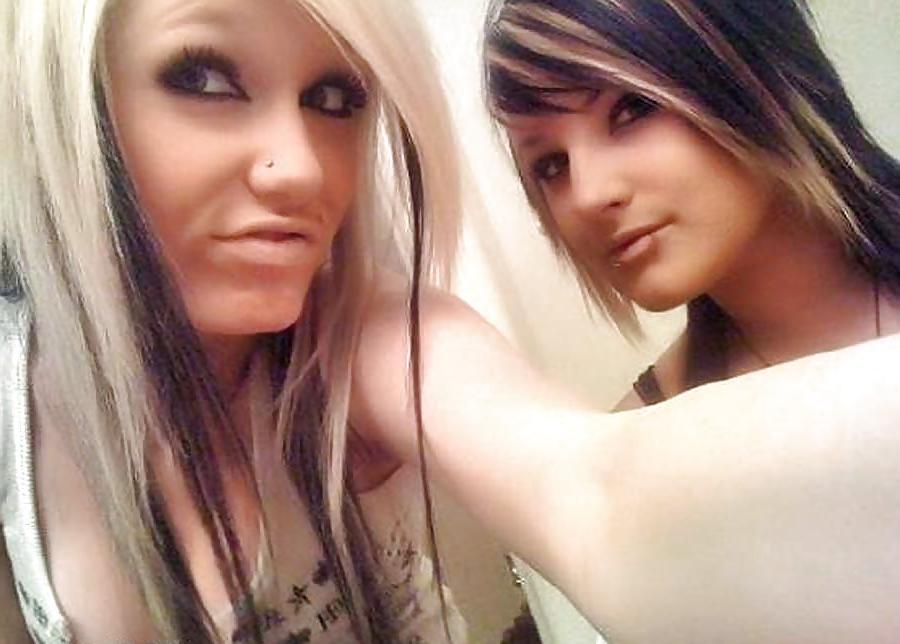 16P Katie (Sexy Emo Bitch)