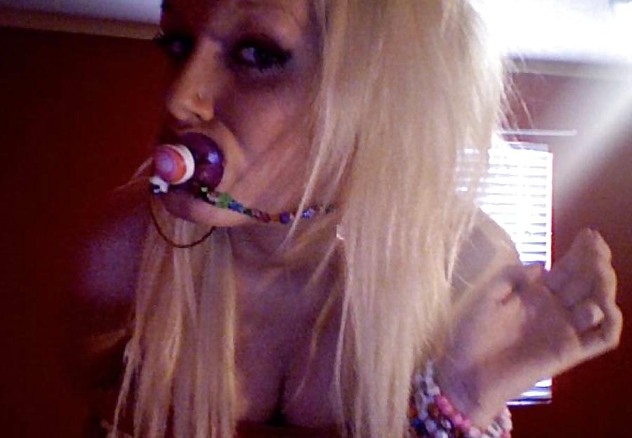 16P Katie (Sexy Emo Bitch)