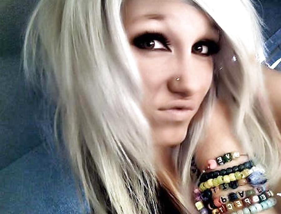 16P Katie (Sexy Emo Bitch)