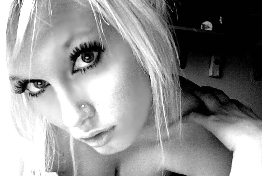 16P Katie (Sexy Emo Bitch)