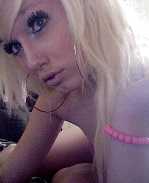16P Katie (Sexy Emo Bitch)