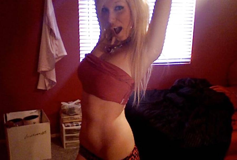 16P Katie (Sexy Emo Bitch)