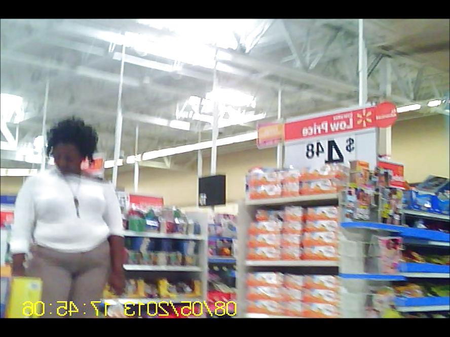 21P Curvy Black Diva in Wal Mart