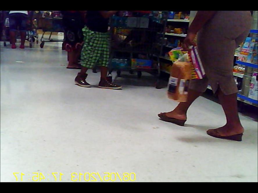 21P Curvy Black Diva in Wal Mart