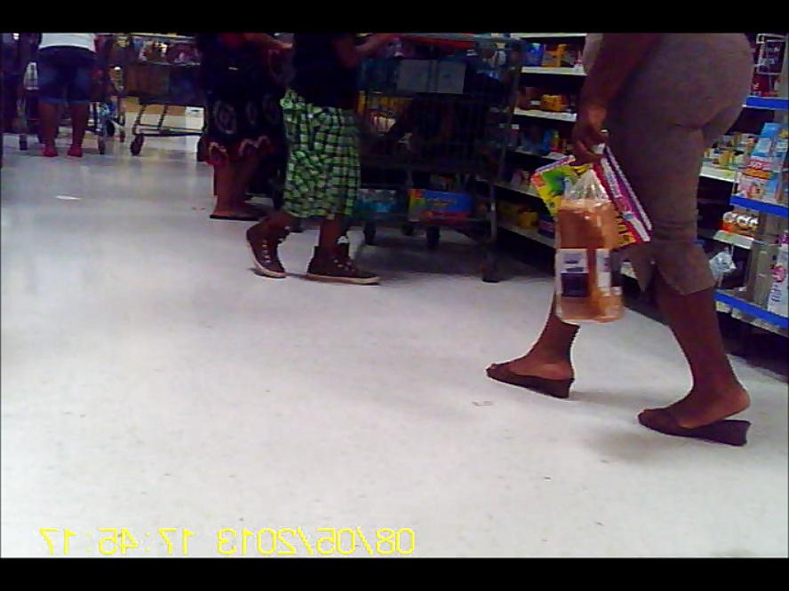 21P Curvy Black Diva in Wal Mart