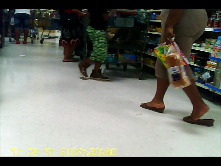 21P Curvy Black Diva in Wal Mart