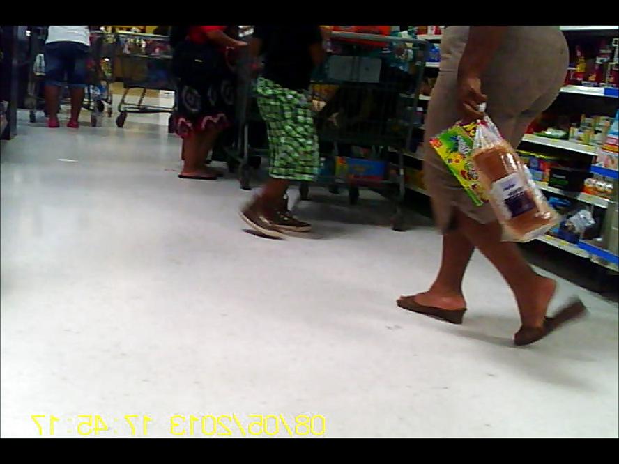 21P Curvy Black Diva in Wal Mart