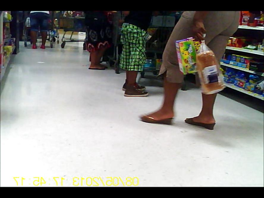 21P Curvy Black Diva in Wal Mart