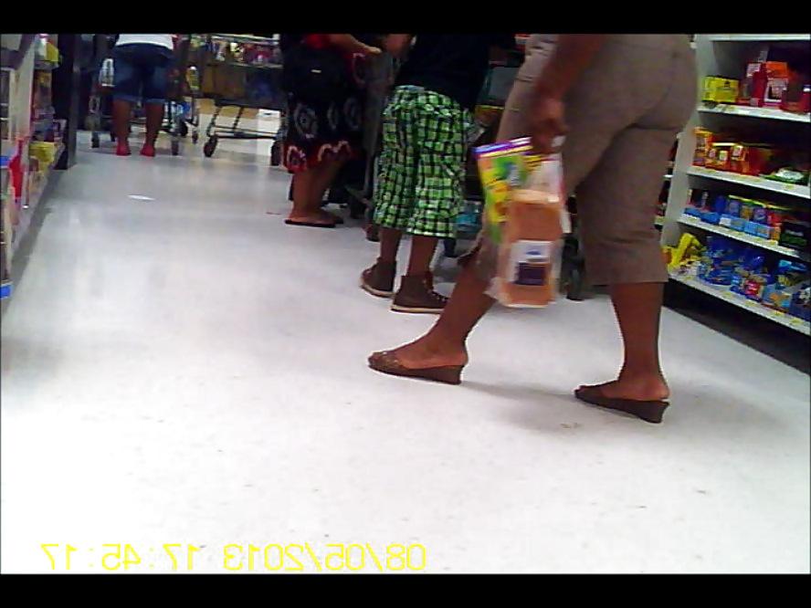 21P Curvy Black Diva in Wal Mart