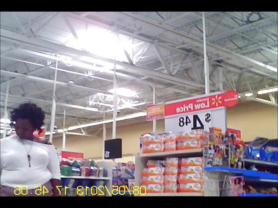 21P Curvy Black Diva in Wal Mart