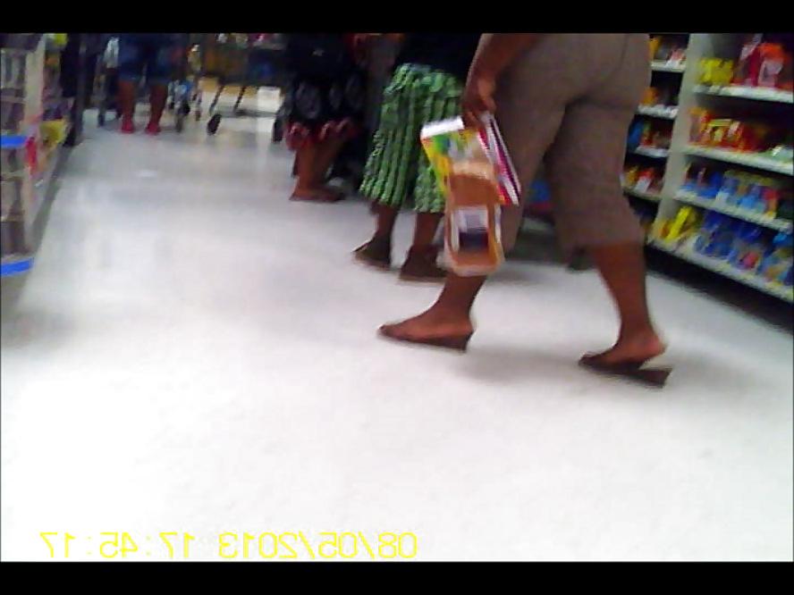 21P Curvy Black Diva in Wal Mart