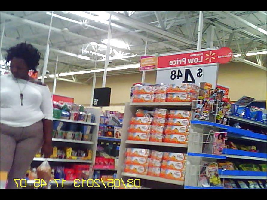 21P Curvy Black Diva in Wal Mart