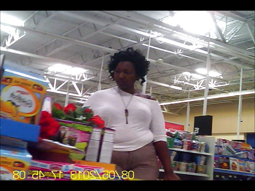 21P Curvy Black Diva in Wal Mart