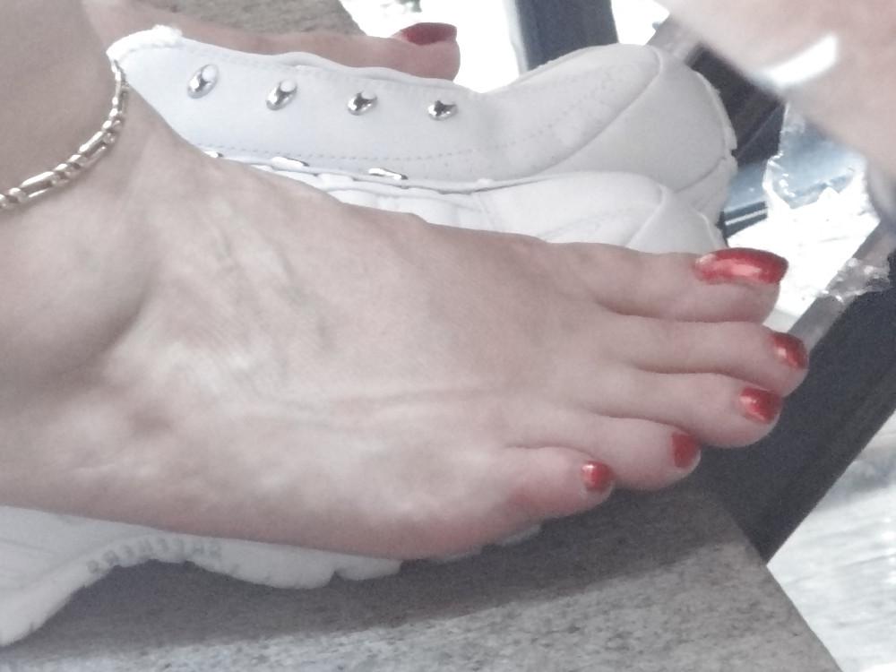 25P Feet-various candids