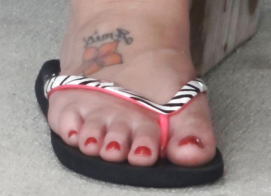 25P Feet-various candids