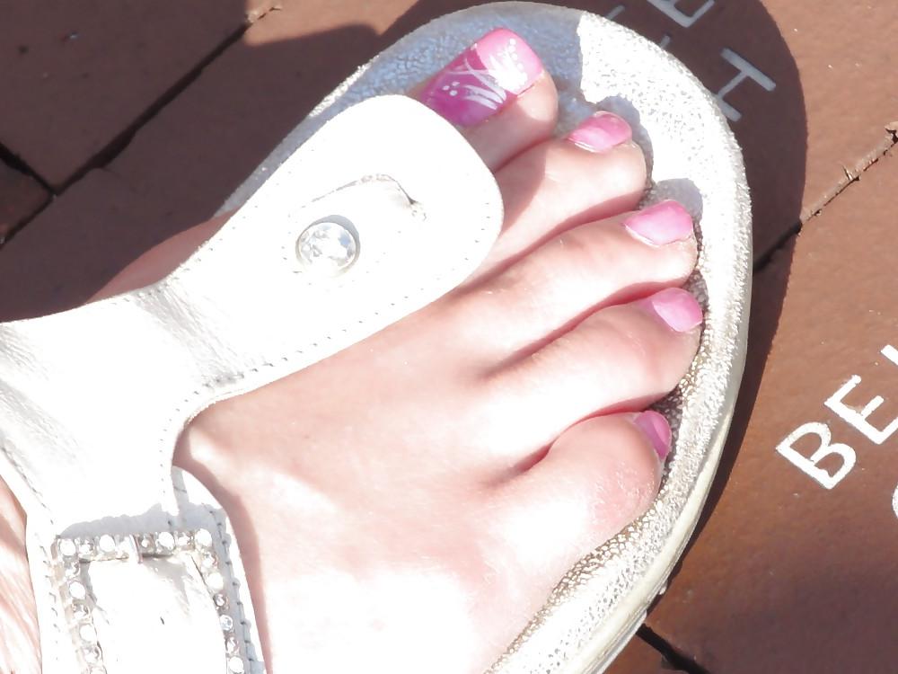 25P Feet-various candids