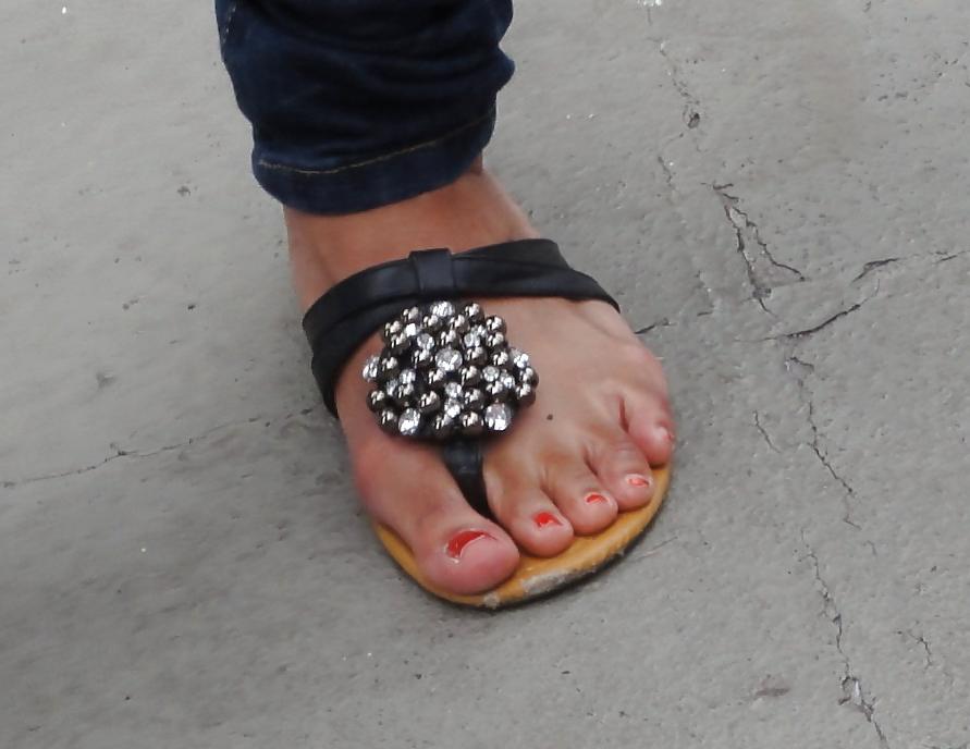 25P Feet-various candids