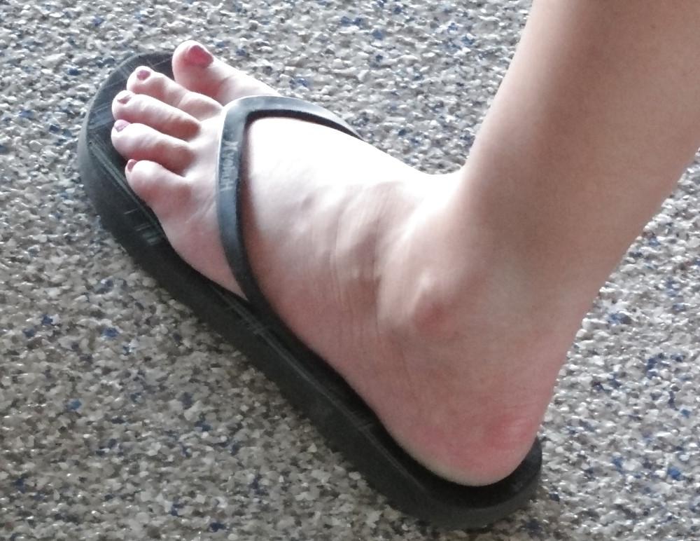 25P Feet-various candids