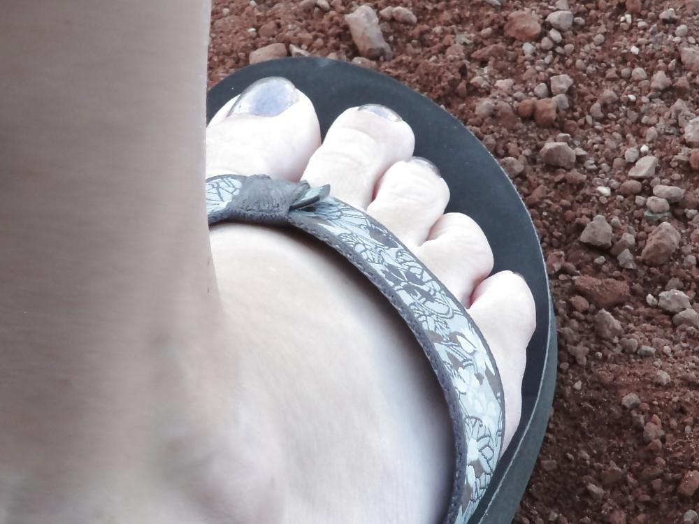 25P Feet-various candids