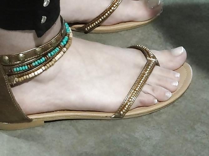 25P Feet-various candids