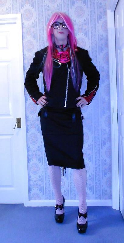 25P Tranny Supersatin Emo Goth Rock Bitch Part 1