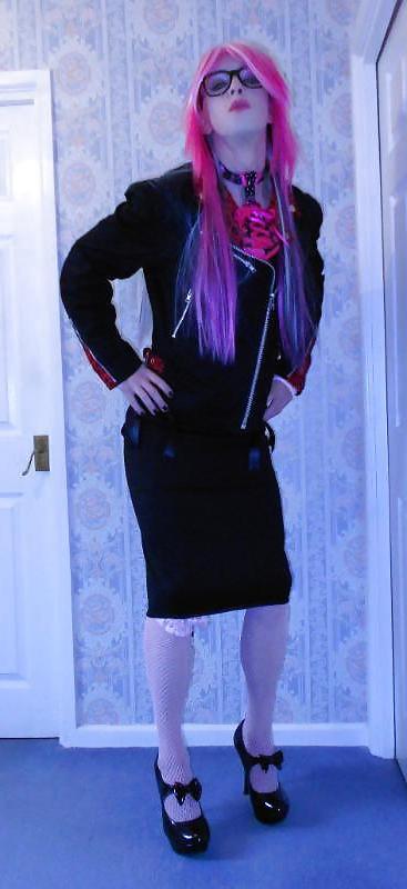 25P Tranny Supersatin Emo Goth Rock Bitch Part 1