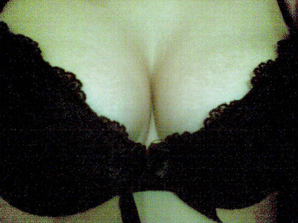 25P My Arab-Turkish Wife's VERY HOT JUICY PICS.
