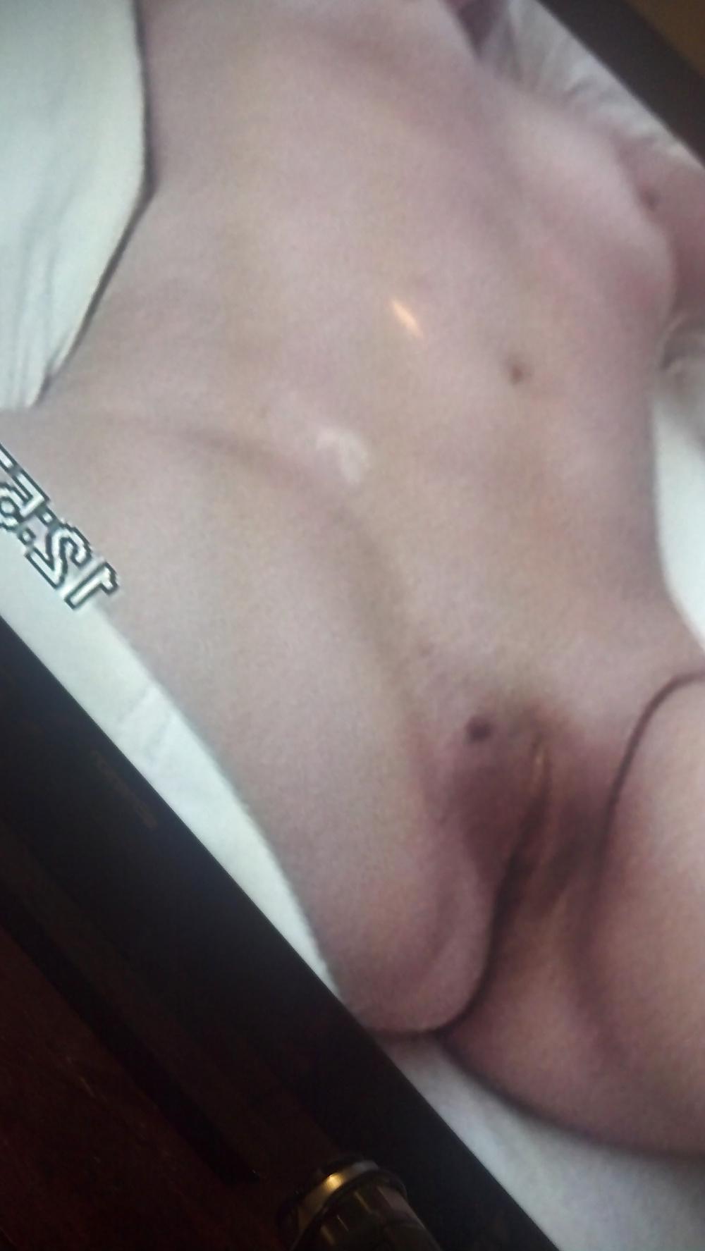 8P Pussy play..... please comment
