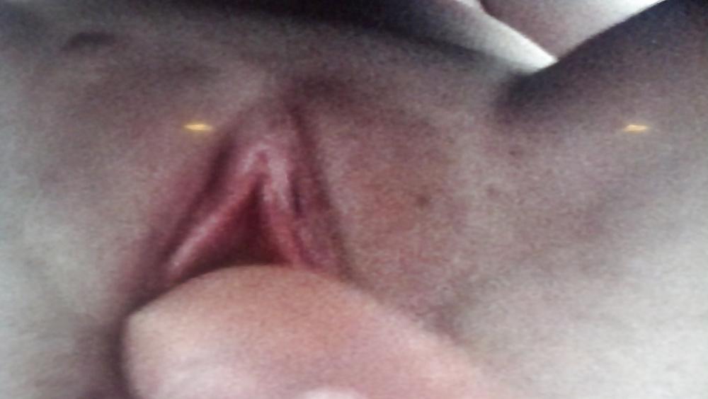 8P Pussy play..... please comment