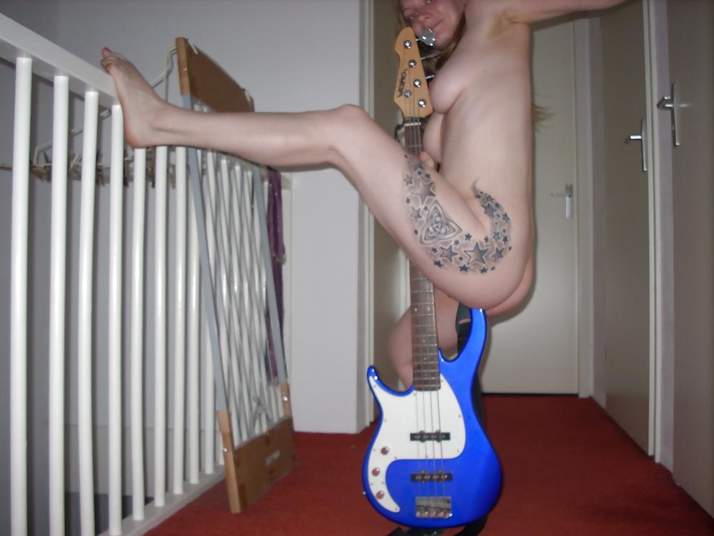 25P Girl with a beautiful pussy