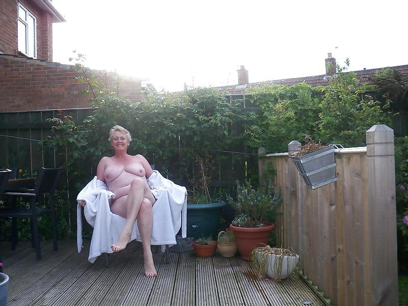 25P British MILF Wife Alison