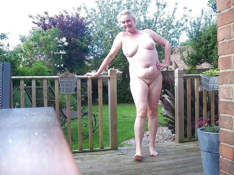 25P British MILF Wife Alison