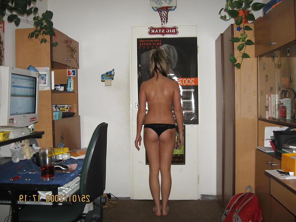 10P Sexy Blonde Amateur Chick with Glasses