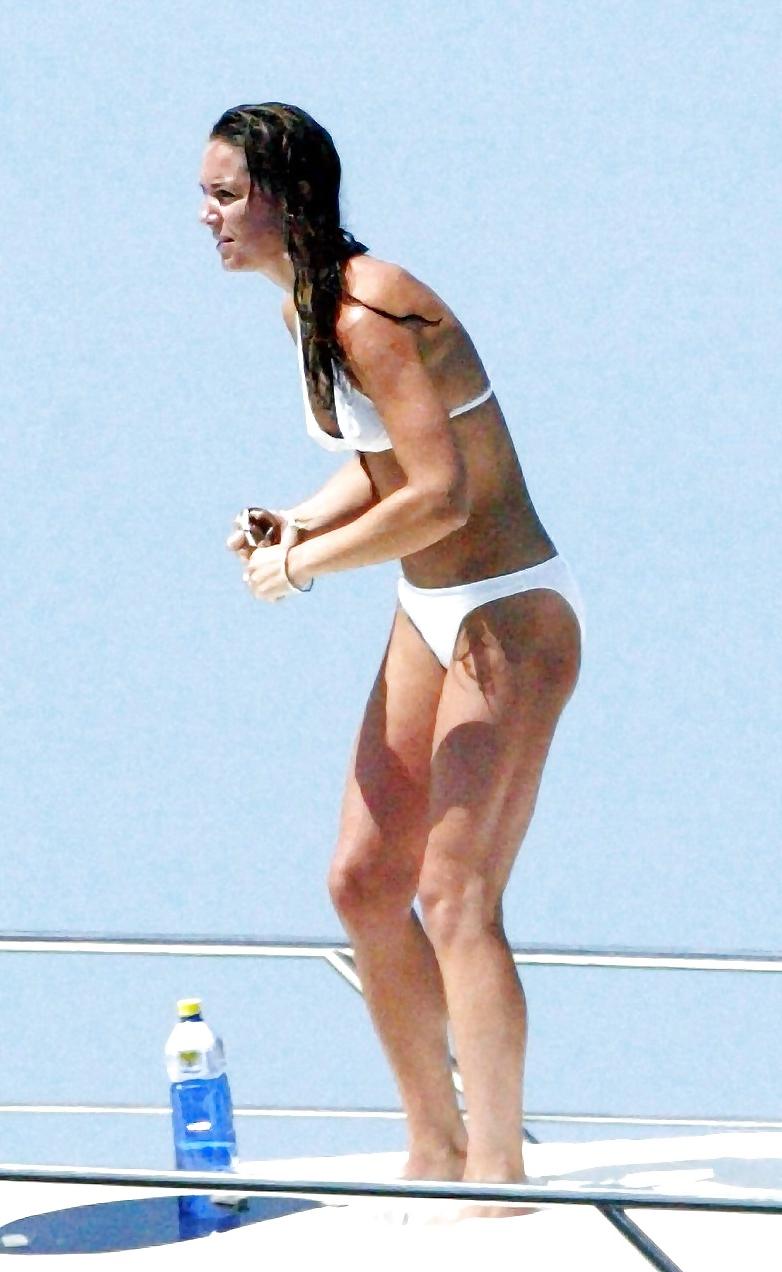 25P Kate Middelton Oben-ohne-Bikini-Bilder Promi